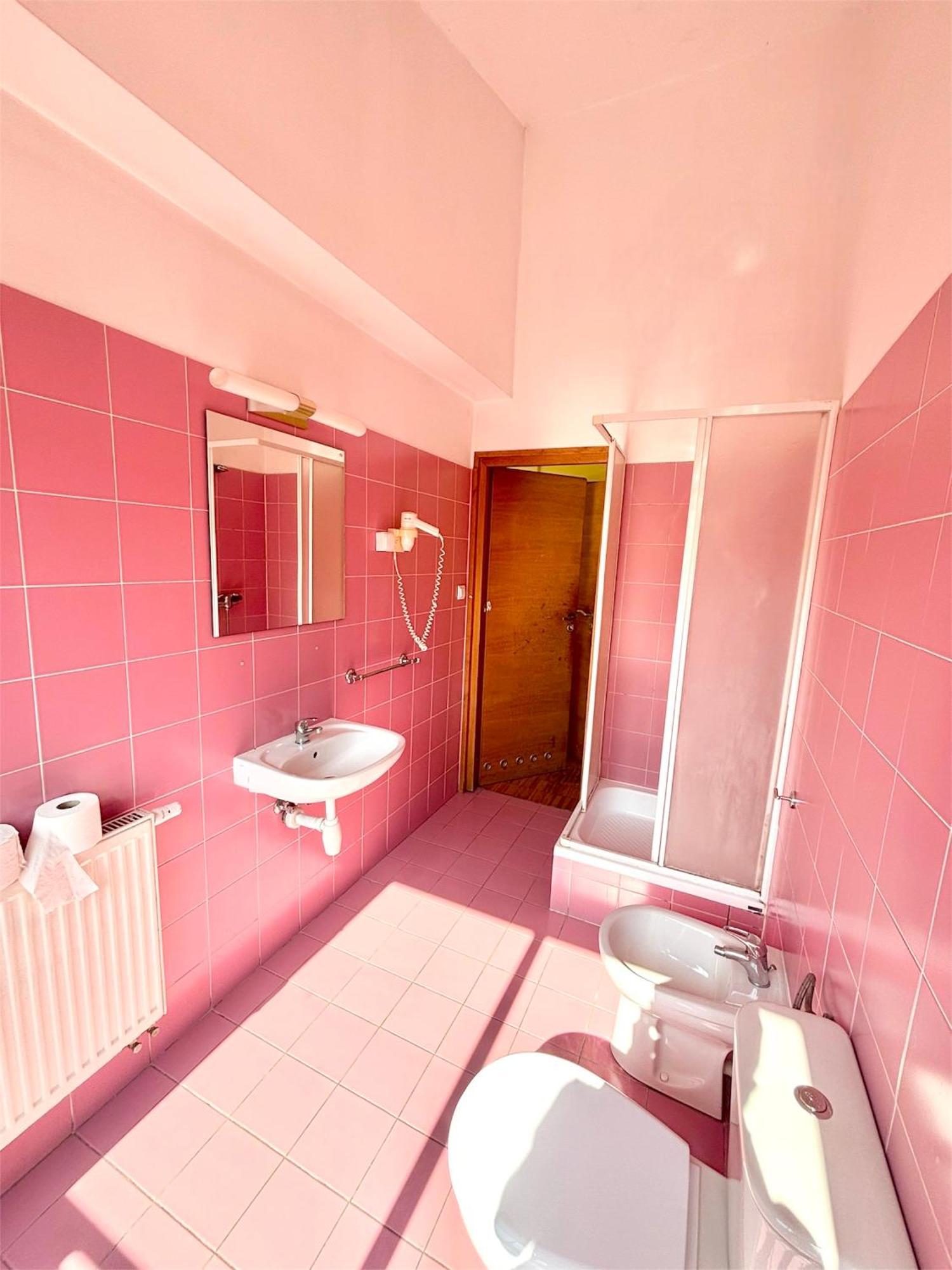 Hostel Nuove Frontiere Ниса Екстериор снимка