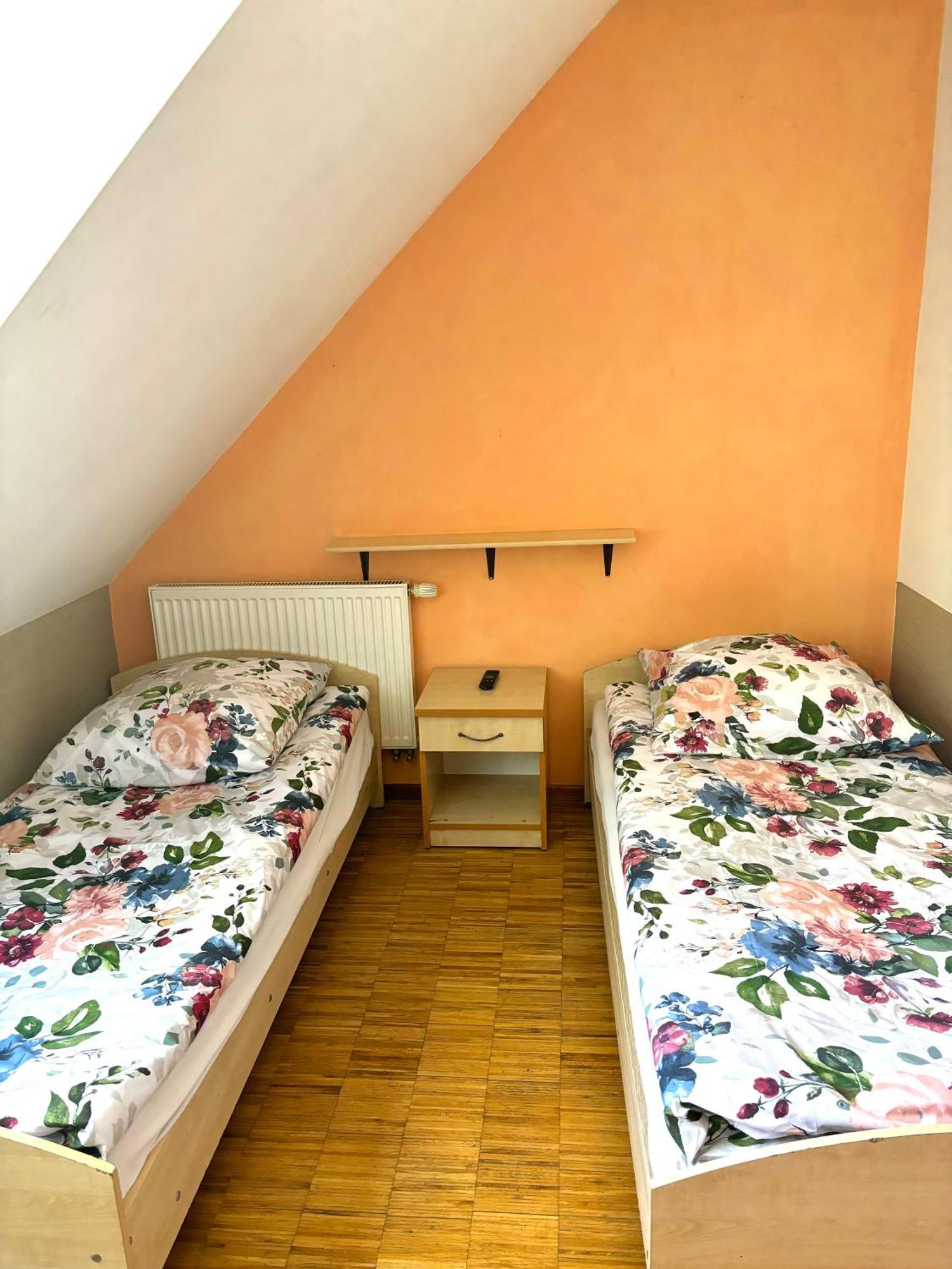Hostel Nuove Frontiere Ниса Екстериор снимка